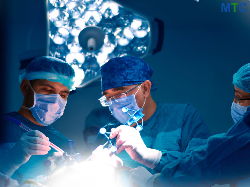 Spine specialists in Turkey performing surgery