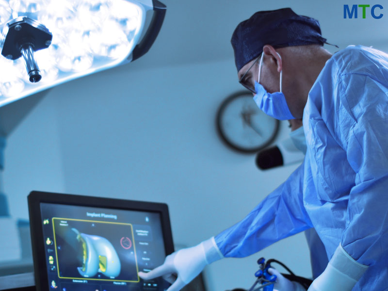 Spine surgeons in Turkey using computer navigation technology