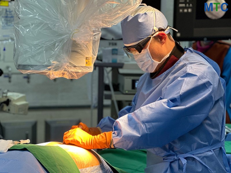 Surgeon Performing Spine Surgery in Seoul, Korea