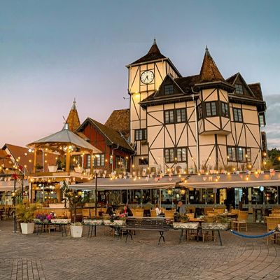 A clock on a historic building in Blumenau, Brazil, showcasing the city’s unique German-inspired architecture and cultural heritage.