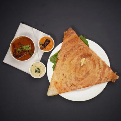 dosa with sambhar and chutney