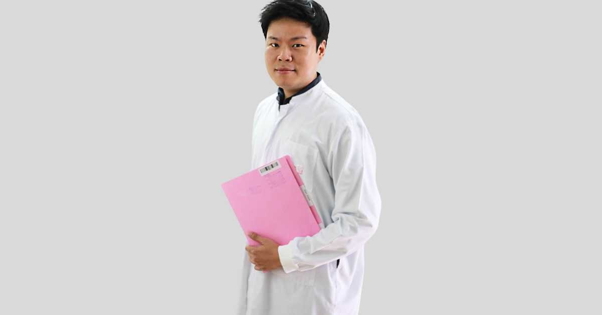 Dr. Thamrong Techaumnuywit