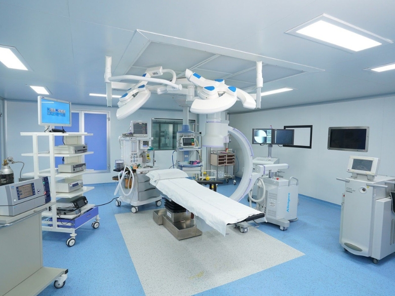 Advanced technologies in a state-of-the-art operating theater