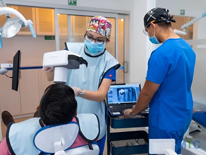 Digital X-ray unit for advanced diagnostics in Mexican dental clinics