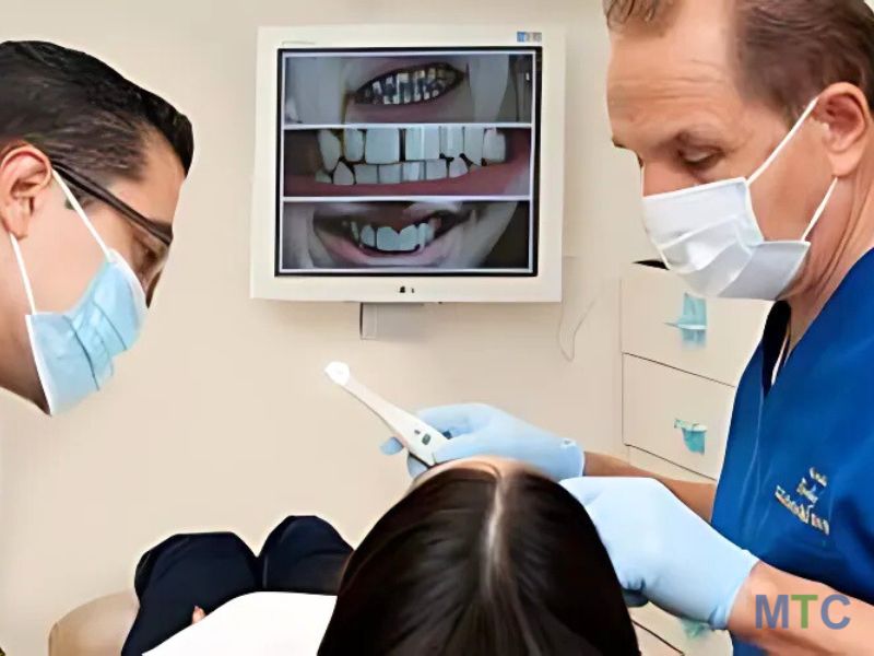 Intraoral Camera highlighting latest equipment in Mexican clinics