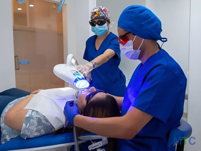 Laser teeth whitening highlighting latest technology in Mexican dental clinics