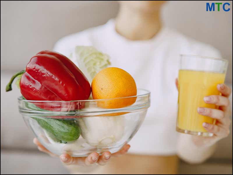 Bowl-of-healthy-healing-food-and-a-glass-of-juice